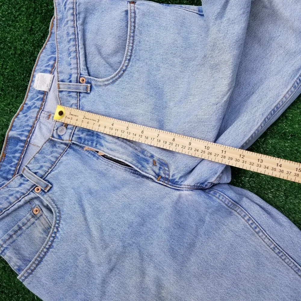 Vintage Levi's 570 Jeans Mens 32x32 Light Blue Baggy Fit Denim  90s